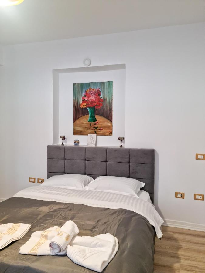 טיראנה Cozy Apartment In City Center מראה חיצוני תמונה