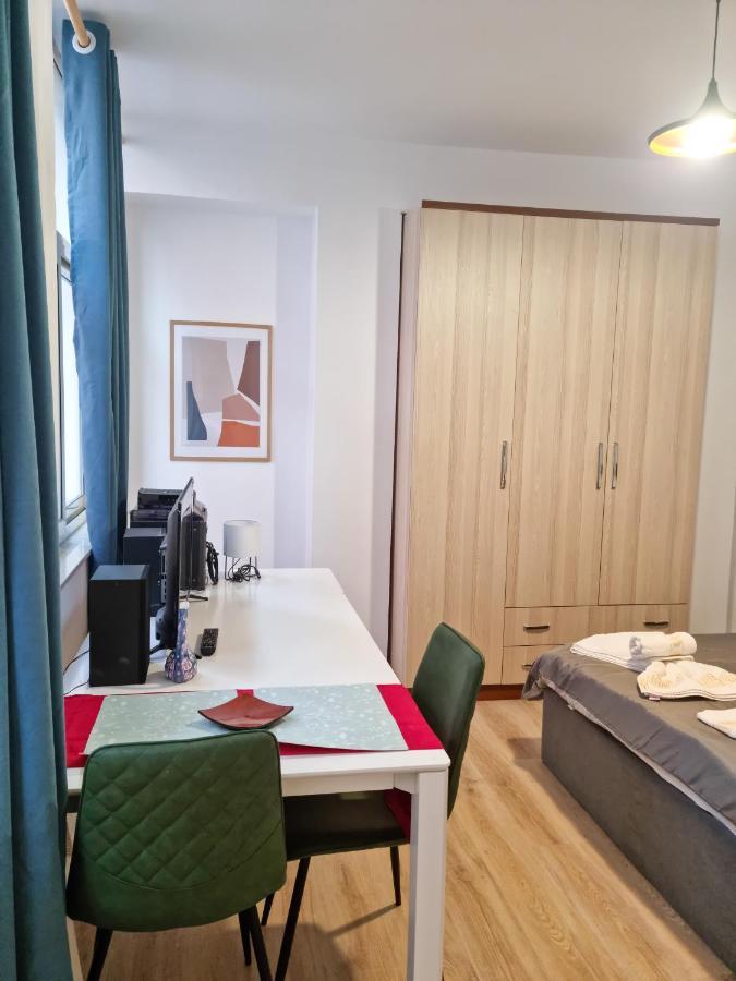טיראנה Cozy Apartment In City Center מראה חיצוני תמונה