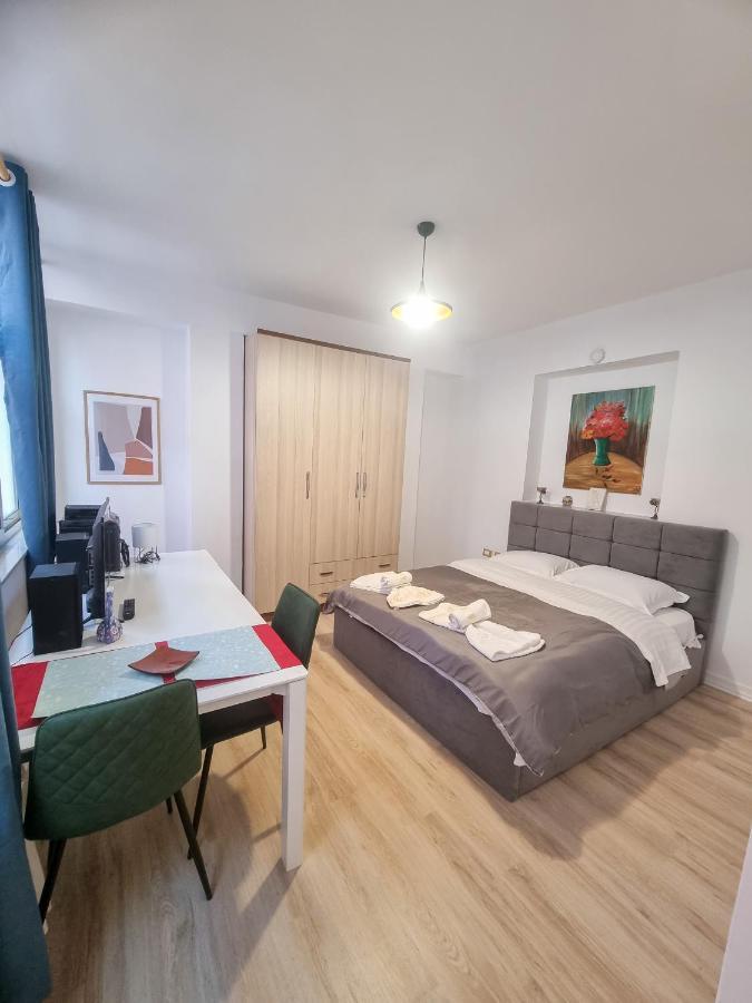 טיראנה Cozy Apartment In City Center מראה חיצוני תמונה